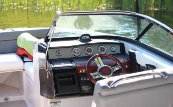 Bateau à moteur